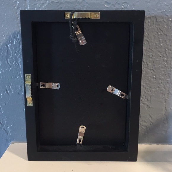 Signed Bear And Bee Pencil Art - Picture 6 of 6